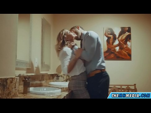 ❤️ Kad te prsata plavuša zavede u javnom zahodu ❤️❌ Prekrasni porno kod nas ❌️❤